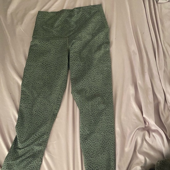 LULULEMON LEGGINGS - Picture 2 of 5